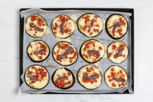 Preparazione Pizzette di melanzane - Fase 4