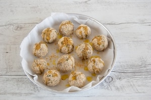 Preparazione Polpette di melanzane al forno - Fase 3