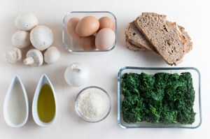 Preparazione ﻿Terrina di pane, uova, funghi e spinaci - Fase 1