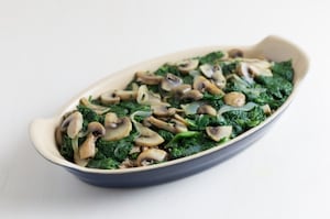 Preparazione ﻿Terrina di pane, uova, funghi e spinaci - Fase 3