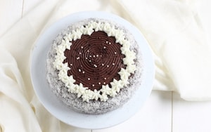 Preparazione Torta al cioccolato fondente con crema al cocco - Fase 9