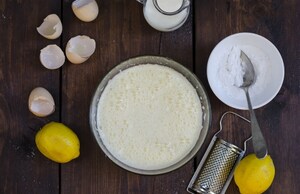 Preparazione Torta al mascarpone con ribes e mirtilli - Fase 1