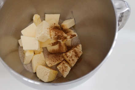 Preparazione Torta di mele al sidro - Fase 1 Preparazione Torta di mele al sidro - Fase 1