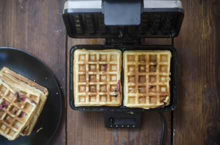 Preparazione Waffle alla ricotta e mirtilli - Fase 3 Preparazione Waffle alla ricotta e mirtilli - Fase 3