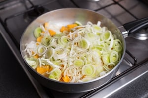 Preparazione Cannelloni di verza e porri con salsa di zucca - Fase 2