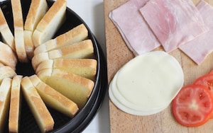 Preparazione Ciambellone di toast con prosciutto e formaggio - Fase 2