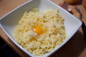 Preparazione Crocchette di patate con mele e speck croccante - Fase 3