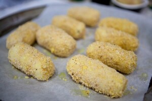 Preparazione Crocchette di patate con mele e speck croccante - Fase 5