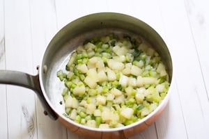 Preparazione Nidi di tagliolini con crema di gorgonzola e pere - Fase 2