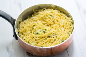 Preparazione Nidi di tagliolini con crema di gorgonzola e pere - Fase 2