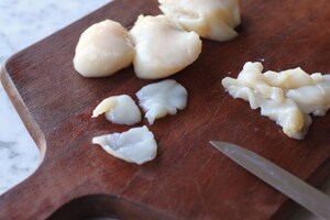 Preparazione Pappardelle con salsa di capesante allo zafferano - Fase 1