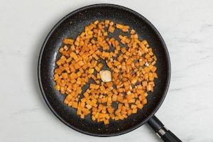 Preparazione Tagliatelle con guanciale croccante e zucca - Fase 2