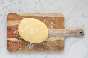 Preparazione Tartellette al formaggio, mandorle e miele - Fase 1