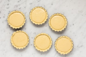 Preparazione Tartellette al formaggio, mandorle e miele - Fase 3