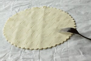 Preparazione Torta salata con erba cipollina e brie  - Fase 1