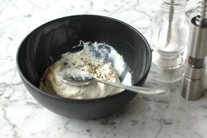 Preparazione Torta salata con erba cipollina e brie  - Fase 2