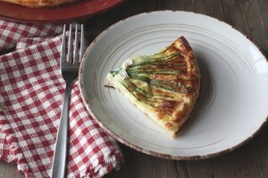 Preparazione Torta salata con erba cipollina e brie  - Fase 6