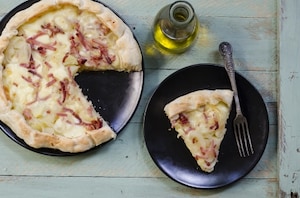 Preparazione Torta salata con patate, speck, scamorza e cipolle caramellate - Fase 5