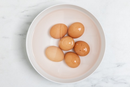 Preparazione Uova ripiene - Fase 1 Preparazione Uova ripiene - Fase 1