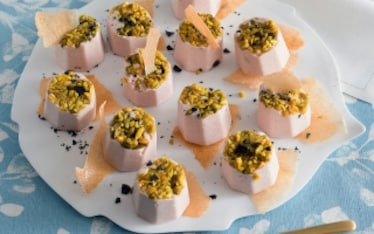 Bocconcini di mousse di mortadella ai pistacchi