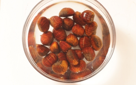 Preparazione Castagne al microonde - Fase 1 Preparazione Castagne al microonde - Fase 1