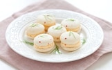 Macarons salati al pepe, mousse di salmone e finocchietto