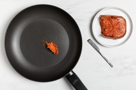 Preparazione Mezze maniche veloci con la 'nduja - Fase 1 Preparazione Mezze maniche veloci con la 'nduja - Fase 1