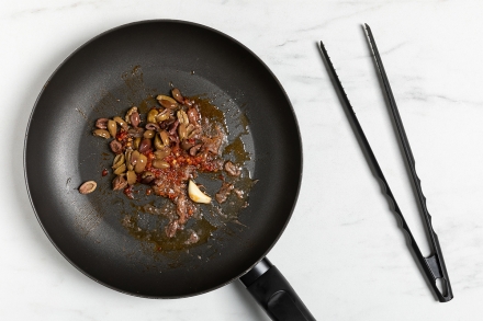 Preparazione Mezze maniche veloci con la 'nduja - Fase 2 Preparazione Mezze maniche veloci con la 'nduja - Fase 2