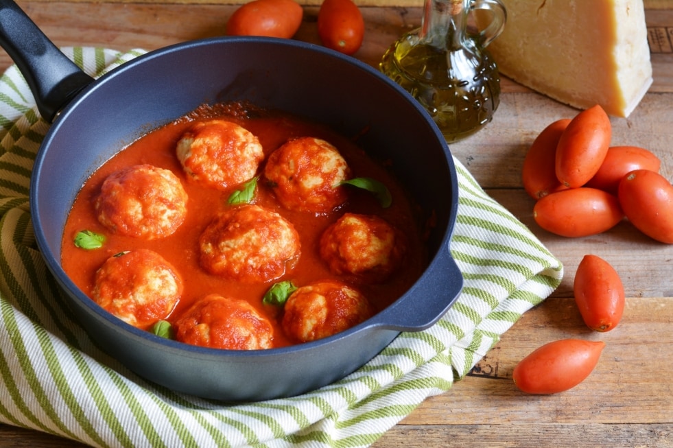 Polpette di ricotta al sugo ricetta