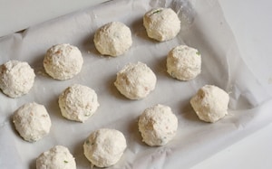 Preparazione Polpette di ricotta al sugo - Fase 2