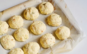 Preparazione Polpette di ricotta al sugo - Fase 2