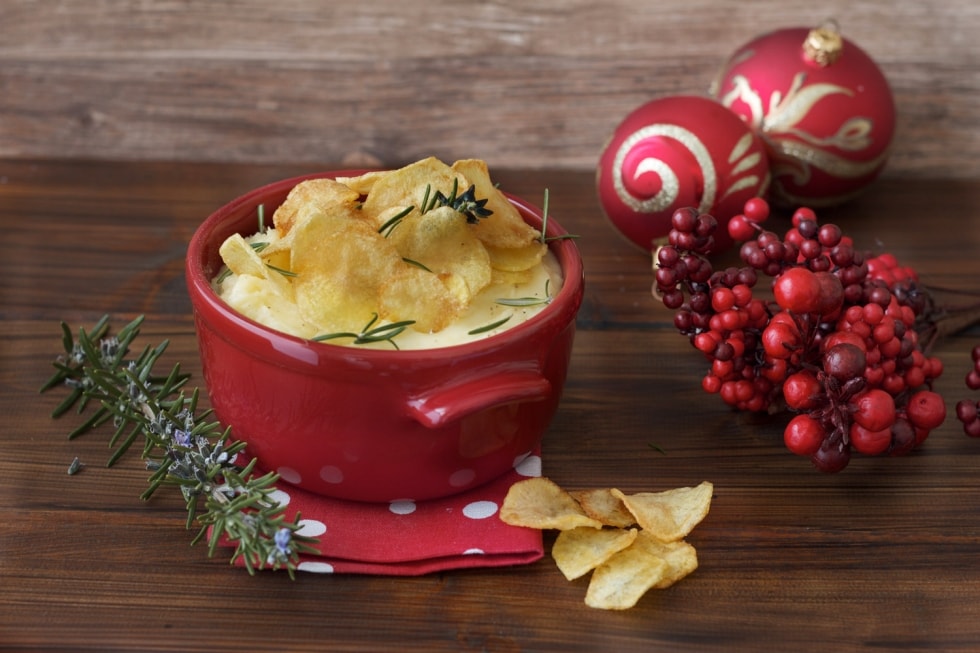 Purè di patate con scalogno, rosmarino e chips croccanti ricetta