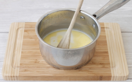 Preparazione Purè di patate con scalogno, rosmarino e chips croccanti - Fase 2 Preparazione Purè di patate con scalogno, rosmarino e chips croccanti - Fase 2