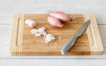 Preparazione Purè di patate con scalogno, rosmarino e chips croccanti - Fase 2 Preparazione Purè di patate con scalogno, rosmarino e chips croccanti - Fase 2