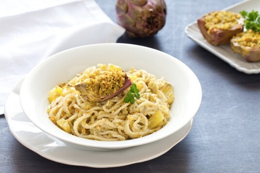 Spaghetti con patate e crema di carciofi