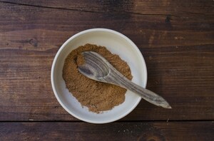 Preparazione Tajine di pollo speziato con cous cous ai ceci, uvetta ed erbette - Fase 2