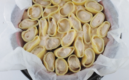 Preparazione Torta di paccheri al prosciutto - Fase 3 Preparazione Torta di paccheri al prosciutto - Fase 3