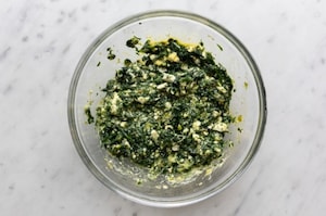 Preparazione Torta greca con spinaci e feta (Spanakopita) - Fase 3