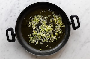 Preparazione Torta greca con spinaci e feta (Spanakopita) - Fase 2