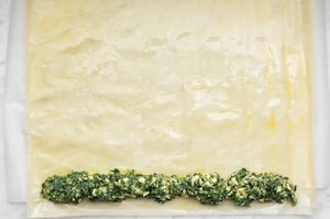 Preparazione Torta greca con spinaci e feta (Spanakopita) - Fase 4
