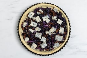 Preparazione Torta salata al cavolo rosso e gorgonzola con frolla all'olio d'oliva - Fase 6