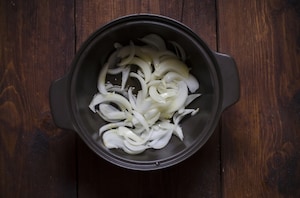 Preparazione Zuppa speziata di zucca e carote con feta, miele e pistacchi - Fase 2