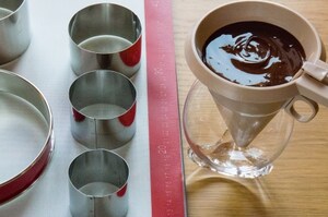 Preparazione Alberello di Natale di cioccolato e frutta secca - Fase 3