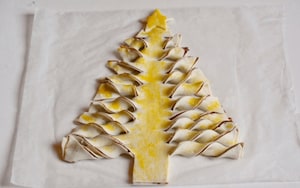 Preparazione Albero di Natale di pasta sfoglia alla Nutella - Fase 3