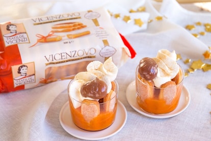 Bicchieri ai savoiardi e frutti d'autunno