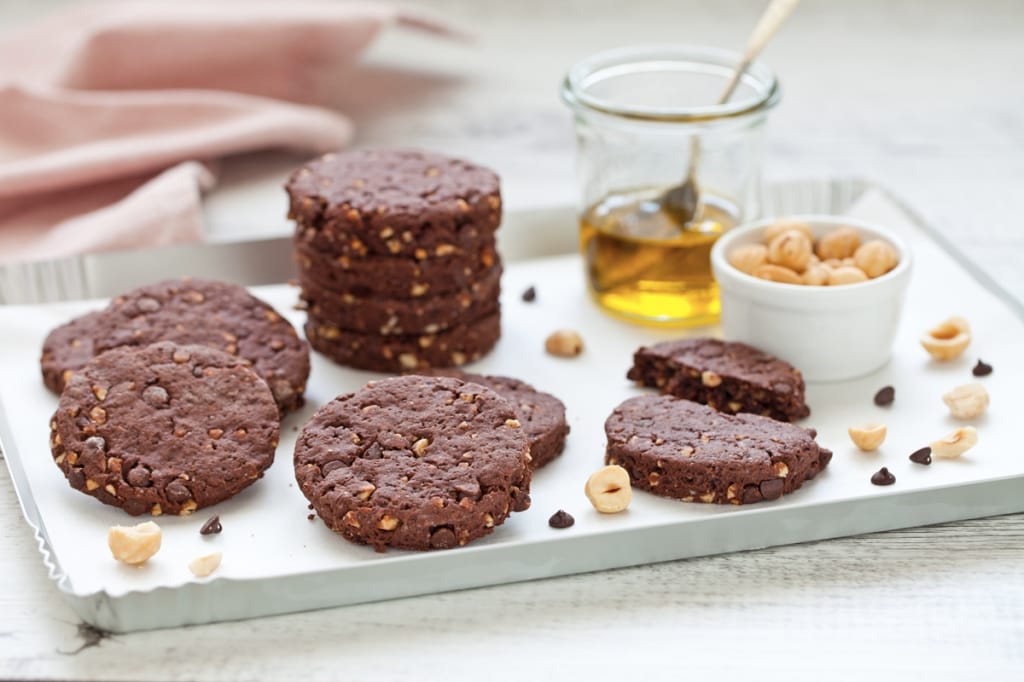 Dolci Di Natale Con Nocciole.Ricetta Biscotti All Olio D Oliva Cioccolato E Nocciole Cucchiaio D Argento