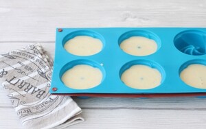 Preparazione Ciambelline alle mandorle con glassa al tè matcha - Fase 3