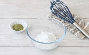 Preparazione Ciambelline alle mandorle con glassa al tè matcha - Fase 4