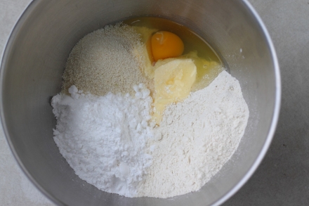 Preparazione Crostata con confettura di ribes  - Fase 1 Preparazione Crostata con confettura di ribes  - Fase 1
