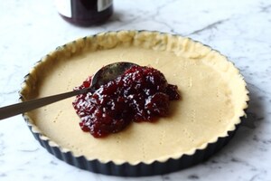 Preparazione Crostata con confettura di ribes  - Fase 3